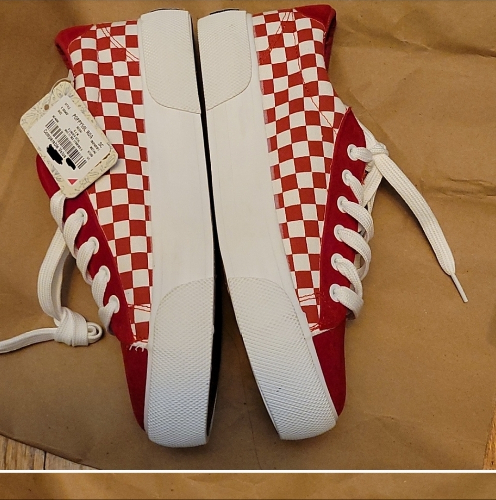MUDD Red and White Checkered Sneakers, By Mudd Size 8.5 - Picture 5 of 14